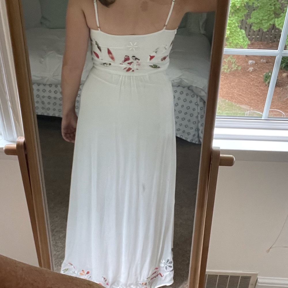 White farm rio maxi with flower detail size 12 - Picture 10 of 11